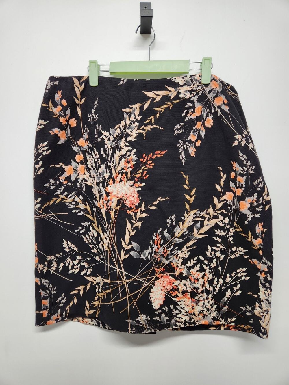 Talbots Women's Wispy Floral Pencil Skirt, Size16W, In Black & Orange, Classic